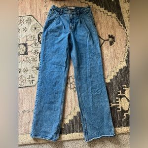 Abercrombie & fitch “The ‘90s Relaxed Jean High Rise”